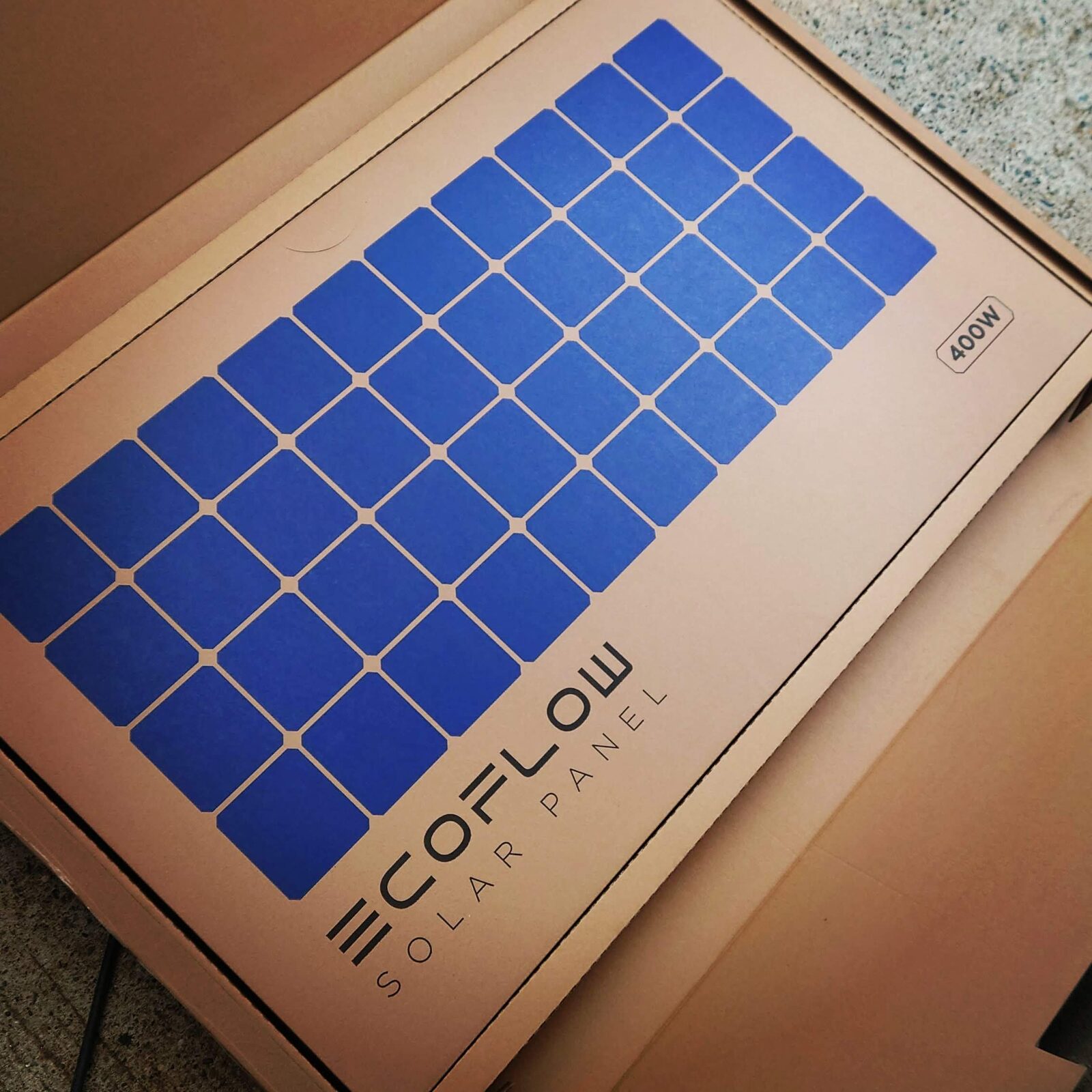 EcoFlow 400Wソーラーパネルの箱